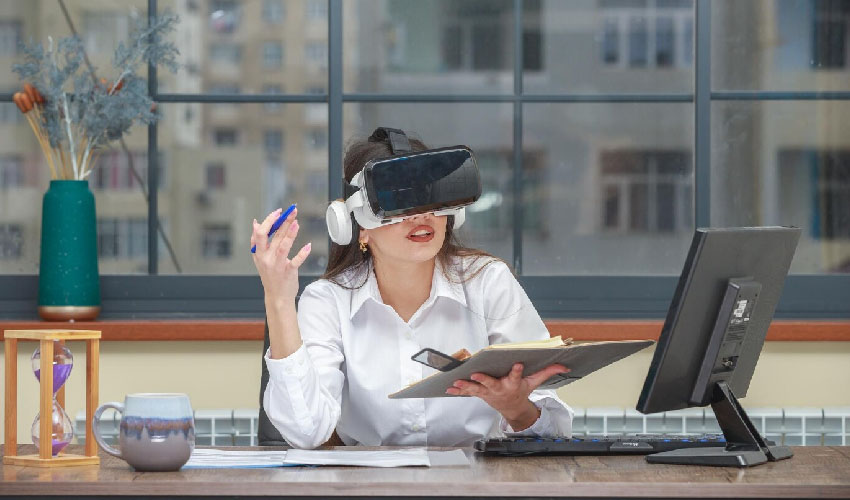 Understanding Virtual Reality VR