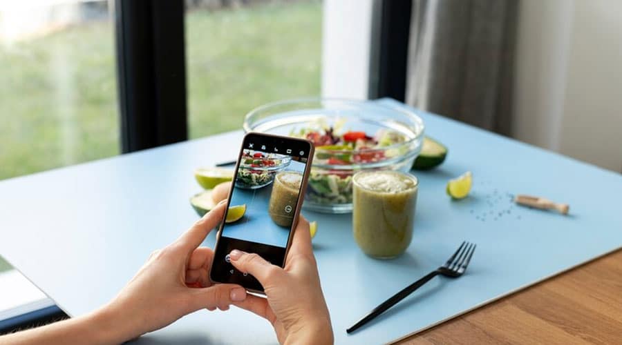 How-Do-On-Demand-Food-Catering-Mobile-App-Work