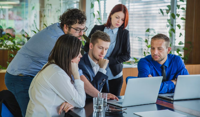 How to Create a GoFundMe Clone Development – Team and Tech Stack
